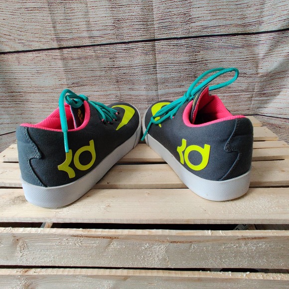 Nike youth sneakers - Picture 3 of 4